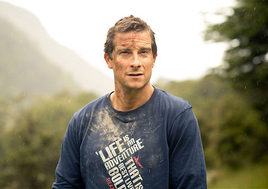 Bear Grylls et power plate