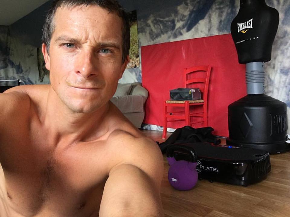 Bear grylls fait de la power plate powerpalte