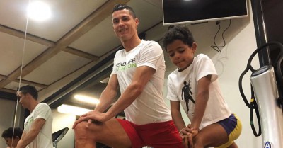 christiano-ronaldo-et-son-fils-sur-la-power-plate