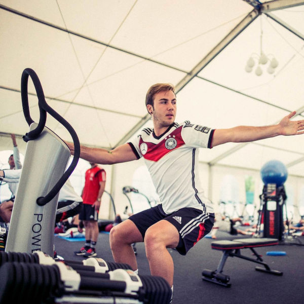 mario-gotze-power-plate