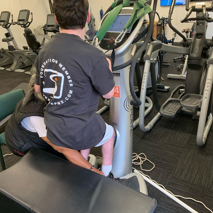 Aaron Balsom rééducation neurologique Power Plate