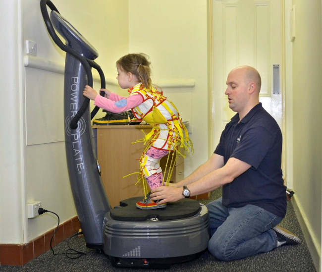 power plate enfant infirme moteur cérébral paralysie